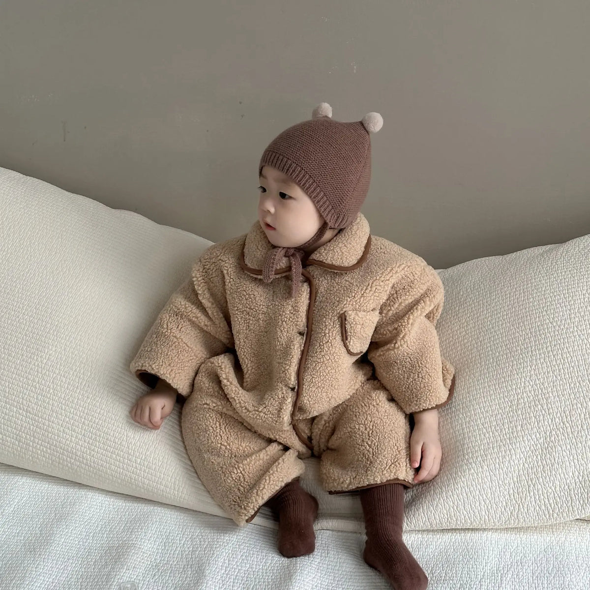 Barboteuse velours bébé – Chaleur, confort et style adorable