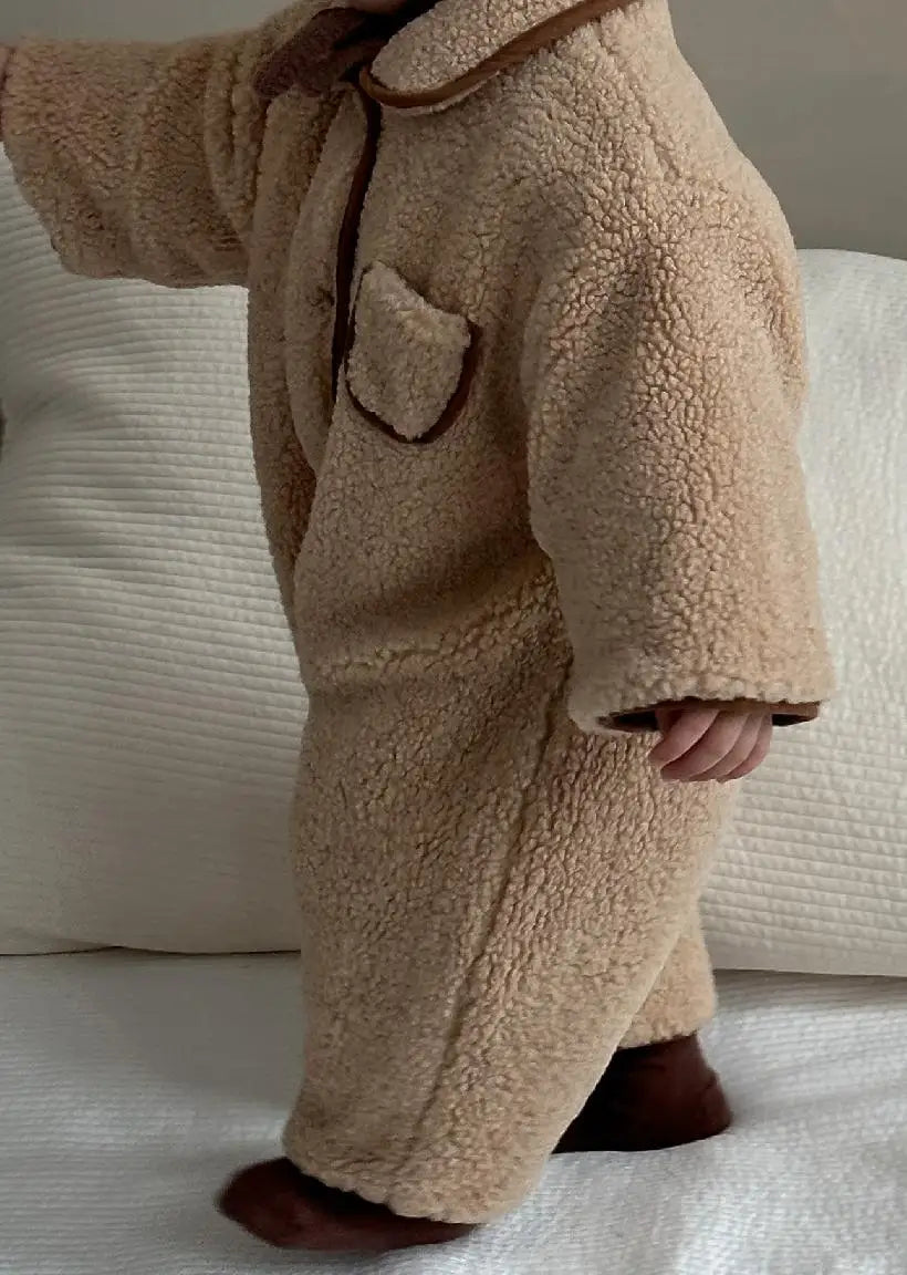 Barboteuse velours bébé – Chaleur, confort et style adorable